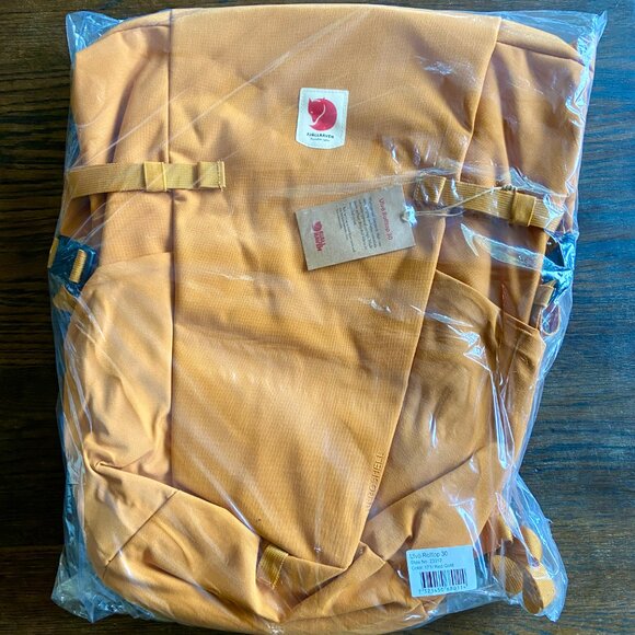 Fjallraven Ulvo Rolltop 30 *BNWT* - Picture 2 of 3